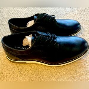 Men’s black dress shoes